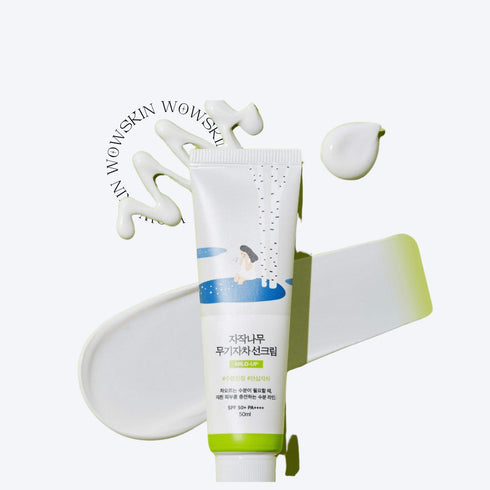 RoundLab Moisture Mild-Up Sunscreen SPF50+ PA++++ oferă protecție solară delicată și hidratare intensă. Ideal pentru ten sensibil și uscat.